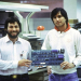 1977: Steve Wozniak und Steve Jobs mit Apple-II-Mainboard thumbnail