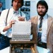 1984: Steve Jobs und Steve Wozniak präsentieren den Apple IIc thumbnail