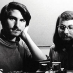 1976: Apple-Gründer Steve Jobs und Steve Wozniak