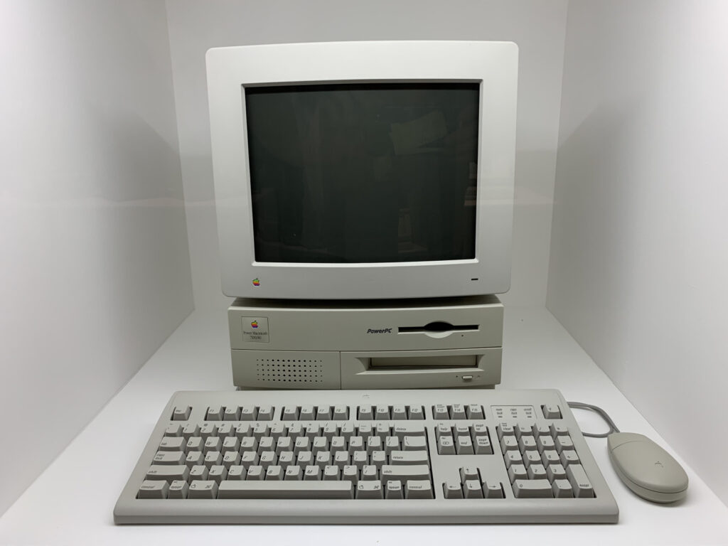 Power Macintosh 7100 (1994)